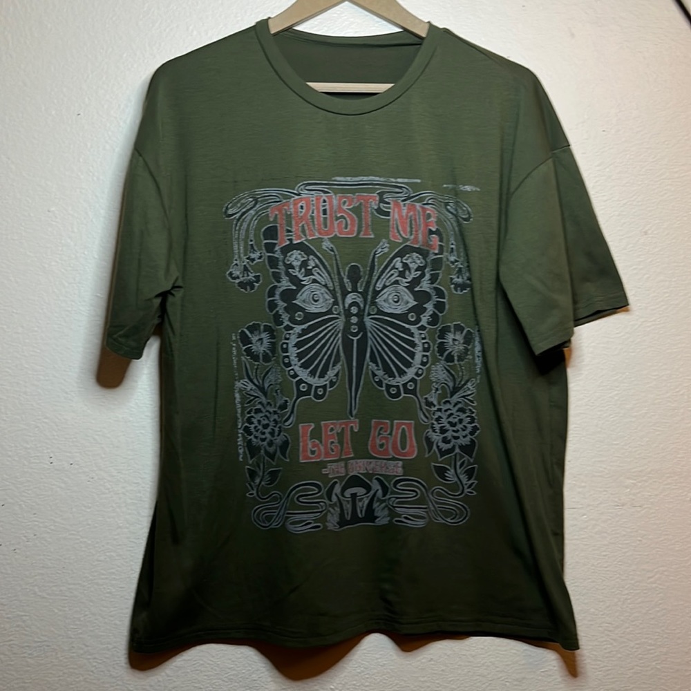 ROMWE , Trust me let go - the universe T-shirt